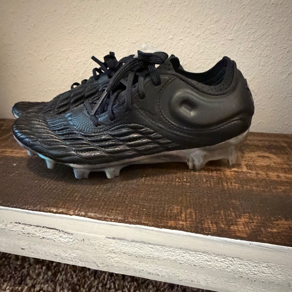 Women UA Magnetico Elite 3 FG Soccer Cleats Black, Sz 6, NEW, MSRP $225 - Picture 7 of 8